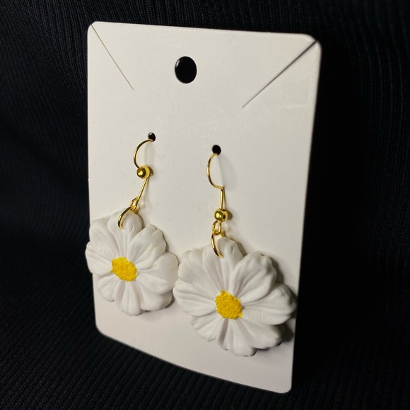 Blue Willow Boutique Earrings - Picture 2 of 3